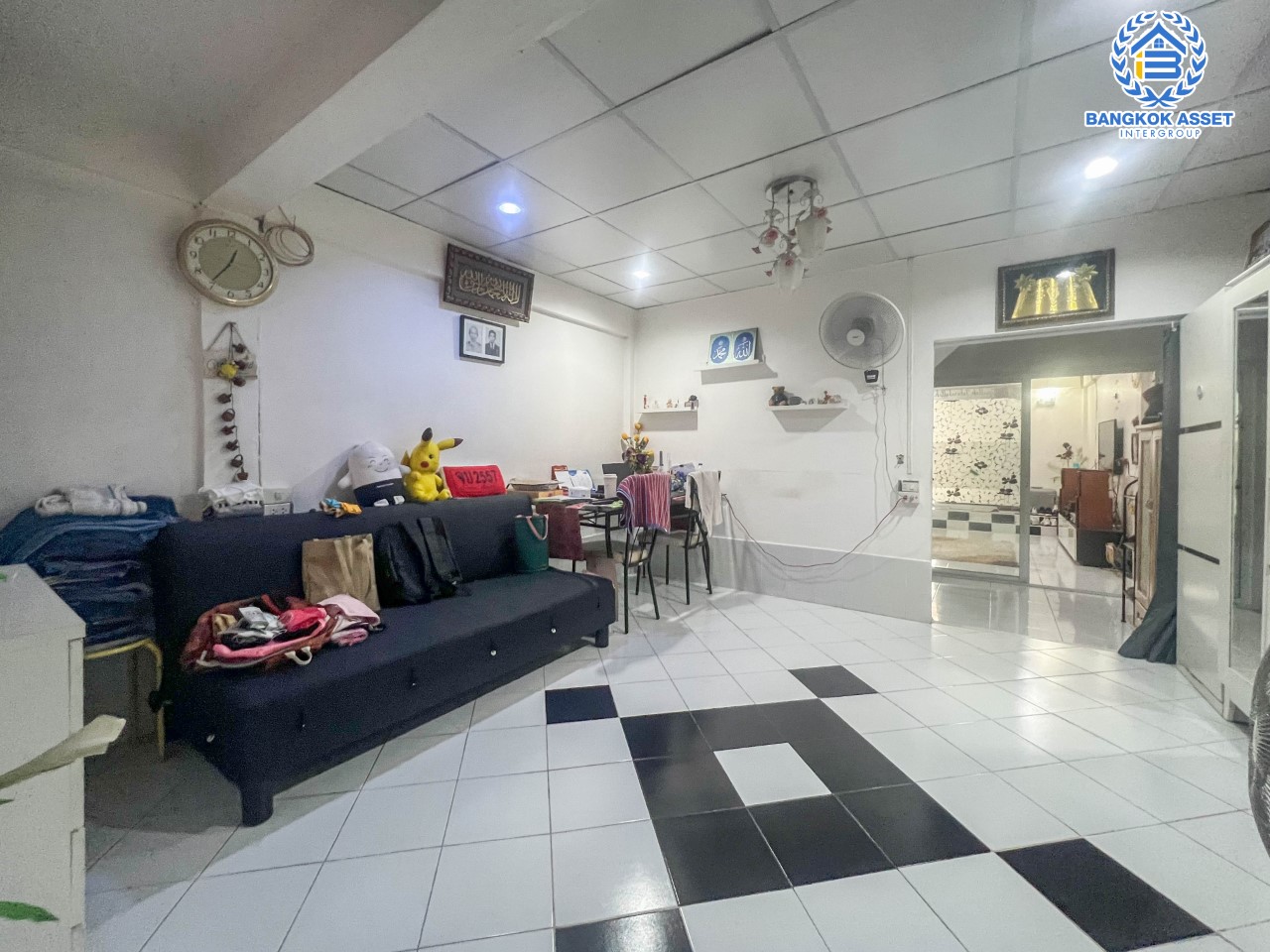 *****ทาวน์เฮ้าส์มือสอง ม.โชคชัยแสนสุข ลาดพร้าว เนื้อที่มากถึง 25 ตร.ว. ฟังก์ชัน 3 ห้องนอน 3 ห้องน้ำ 1 ที่จอดรถ บนทำเลแห่งการเดินทาง เชื่อมต่อถนนลาดพร้าว, ถนนรามคำแหง, ถนนประเสริฐมนูกิจ ใกล้เดอะมอล์บางกะปิ